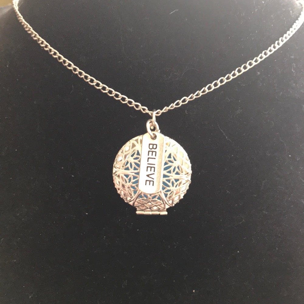 Believe diffuser locket necklace